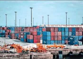 Canada port workers accept deal ending shipping chaos